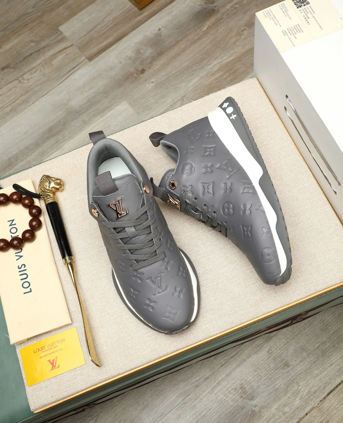 Men's shoes 💰520 📛📛【LOUIS VUITTON】Louis Vuitton official website synchronized new products 👟Milan fashion catwalk style 🇰🇾🇰🇾LV family logo, celebrity style, a must-have for fashionistas ⚠️First-layer calfskin ➕Mesh lining ➕Official website original version special outsole 👞Number 39-44 (38 45 46 customized)